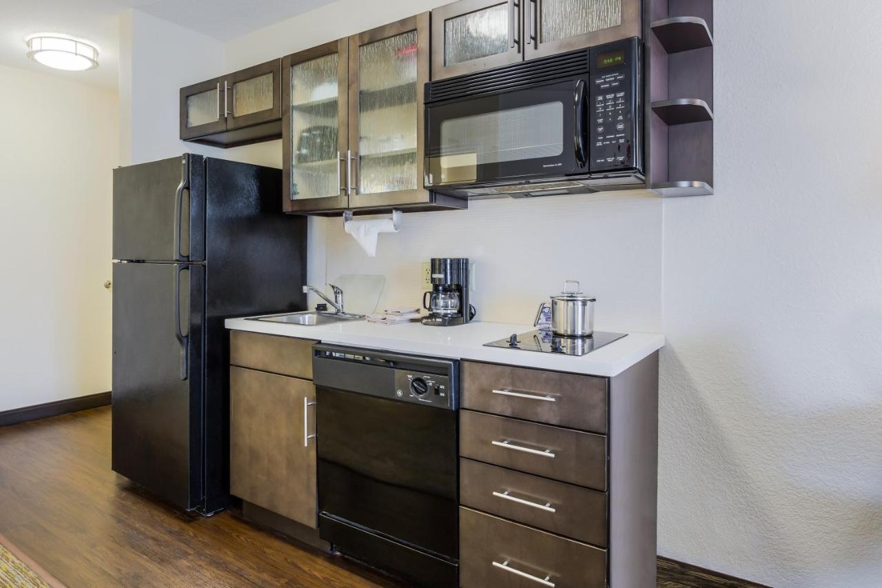 Studio Suite with Two Double Beds and Mobility Accessible Tub