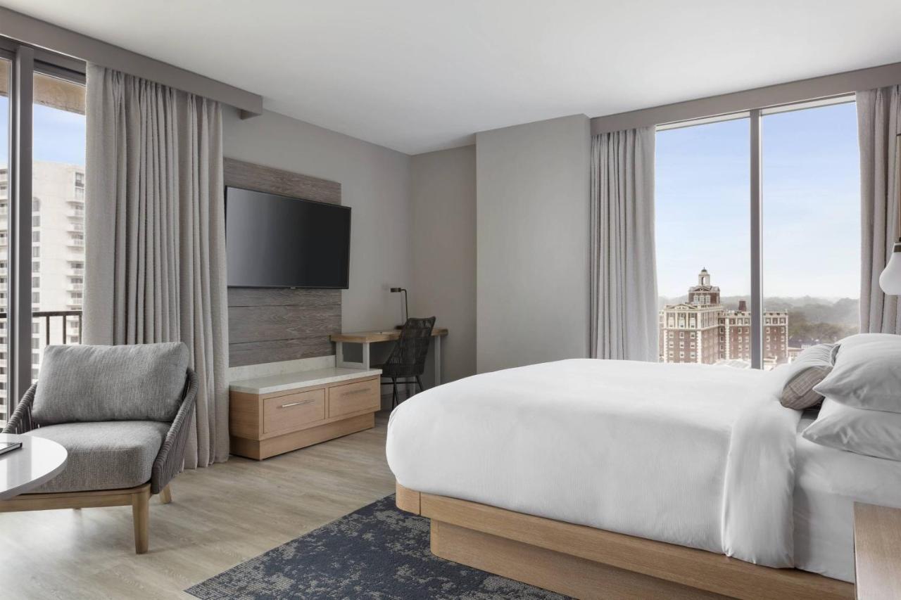 Junior King Suite with Balcony and Ocean View