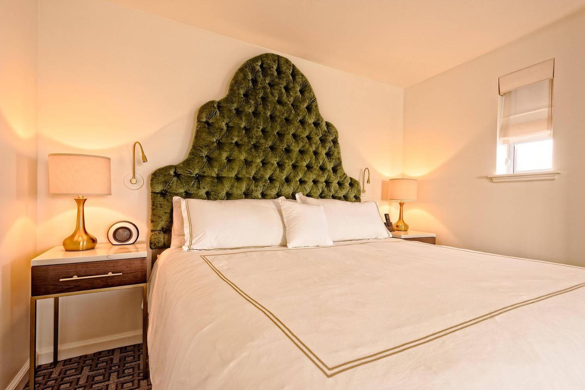 One-Bedroom King Suite,1643194060:JPEG